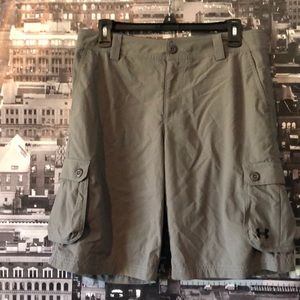 NWT-Under armour loose golf shorts